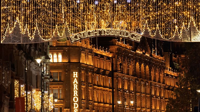 Snap a festive postcard of the Knightsbridge Christmas lights that frame the famous area. Matt Alexander/PA Media Assignments. Image courtesy of LCA. A photo of the Knightsbridge Christmas lights, warm LED lights that spell out